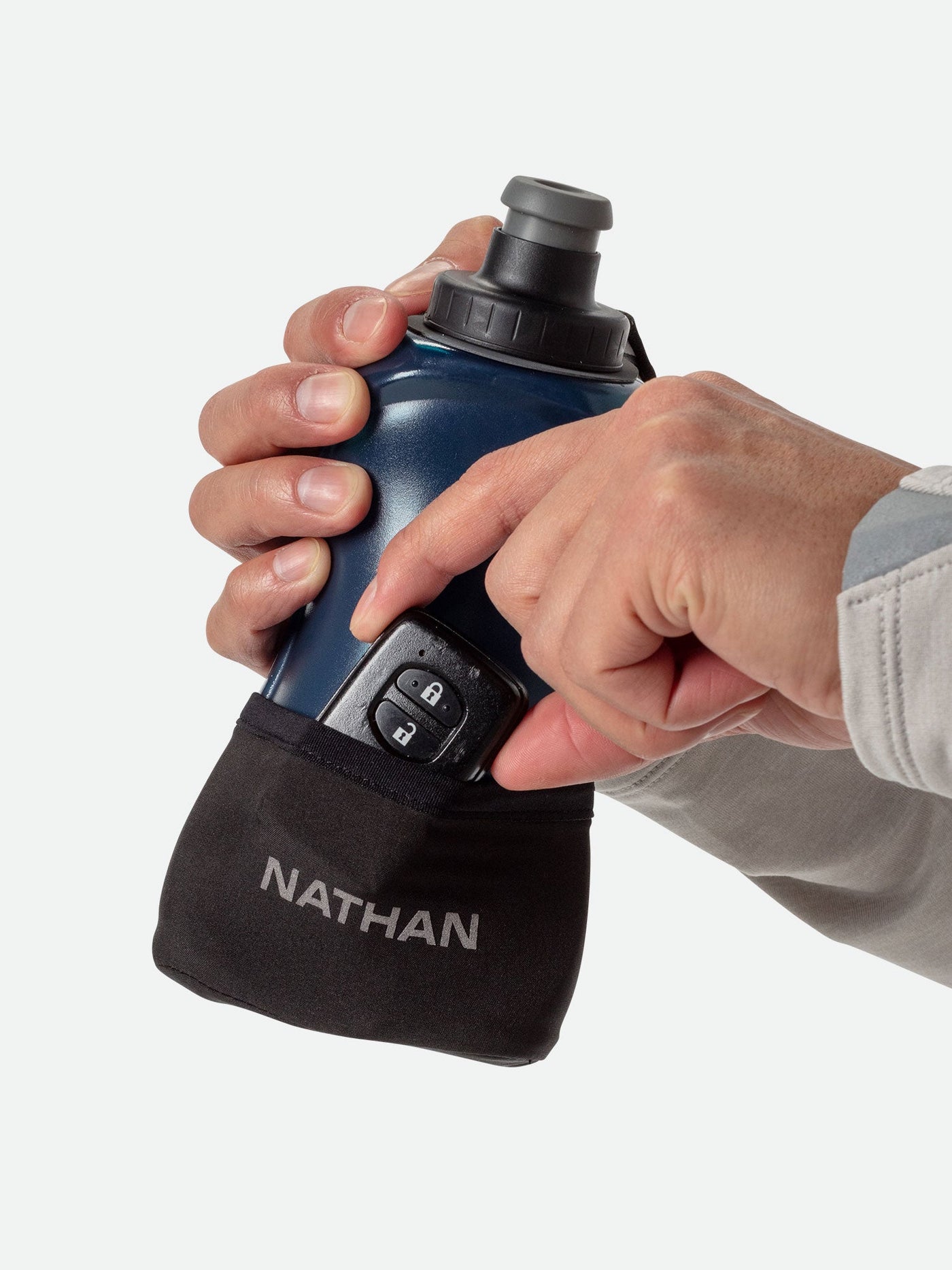 Nathan QuickSqueeze Lite 18 oz. Handheld Bottle - NS40120-00030