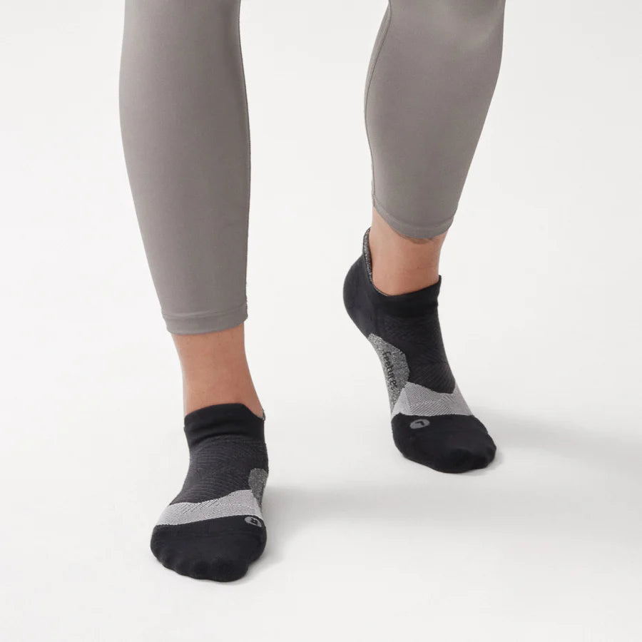 Feetures Elite Light Cushion Socks - FEET-E5030159