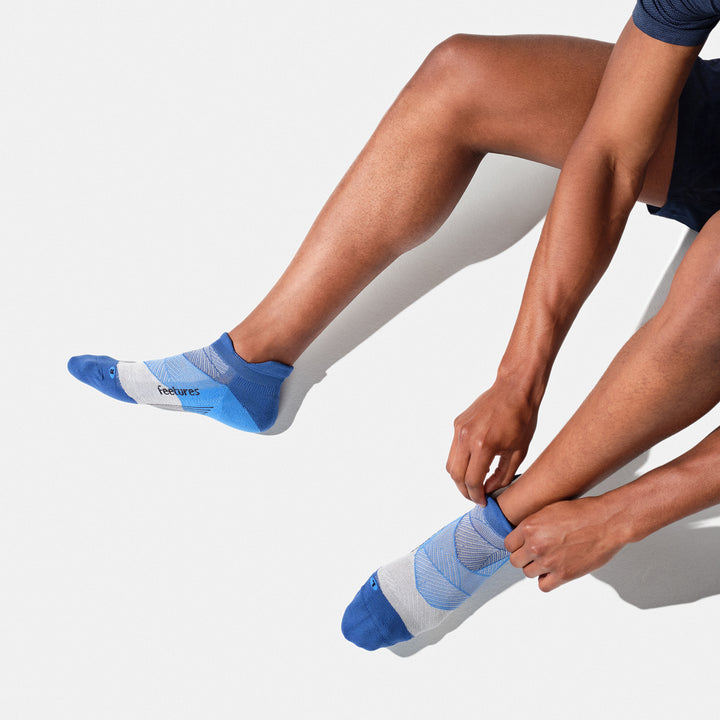 Feetures Elite Max Cushion No Show Tab Socks - FEET-EC502581