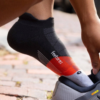 Feetures Max Cushion Tab Socks FEET-EC50501
